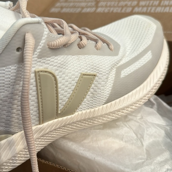 Veja Mens Impala running sneakers trainers white Eggshell sz 40 US 9 - Picture 10 of 11